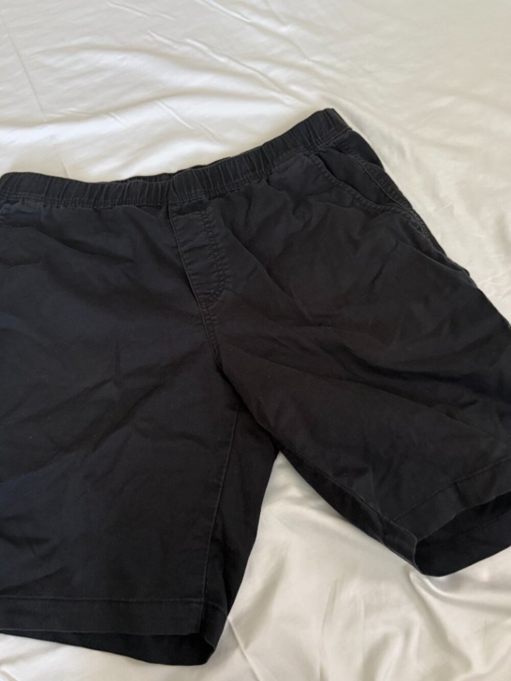 Uniqlo Men’s Black Casual Shorts Elastic Waist Minimalist Everyday